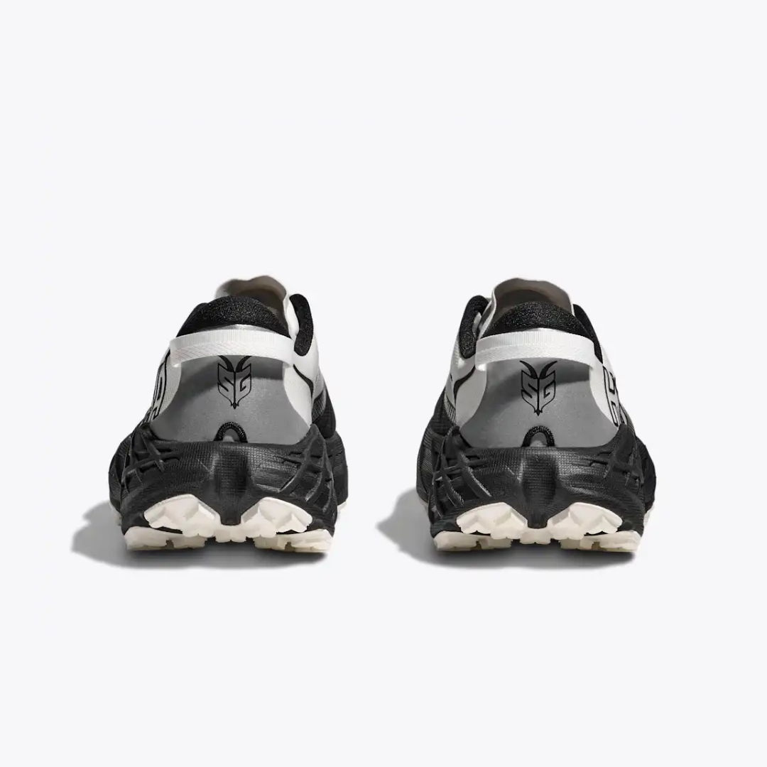 Speedgoat 7 "Black/White"