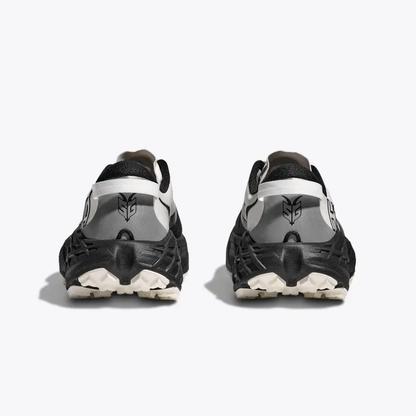 Speedgoat 7 "Black/White"